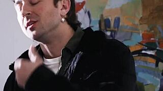 Hey vanna bardot's oiled nuru massage turns steamy with petite pussy on birthday treat