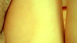 si apre la fica all'alba per un milf matura bollente?