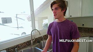 imagine stepmom or wife blowing him nonstop all day 😏💦