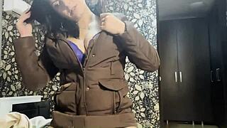 Wanna see this curvy latina housewife beg for ass worship cumshots?