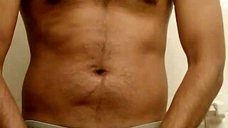 sexy poses revealing my tempting curves