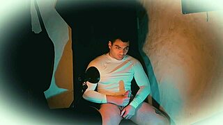 check out this bodybuilder's shiny white outfit bulging with 18cm monster cock 📸💦