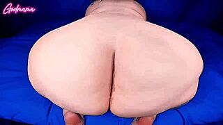 Fat mama shakes spreads booty pussy farts dick