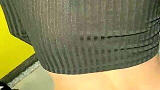 Aprilbigass live web chat shakes big ass and teases in hot 30-sec todo session