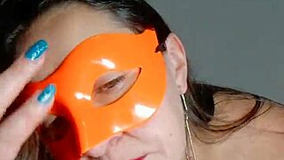 esposa puta infiel se masturba pa el jefe d su marido le encanta follar extraños sin condón coño cameltoe sheer