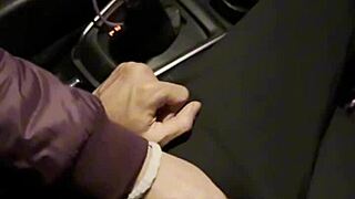 roadside stranger flashes her ass begging for quick suck