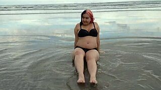 Pregnant teen belinha seduces beach crowd with belly tease