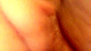 ugh rubbing my pussy feels too good again... cant stop