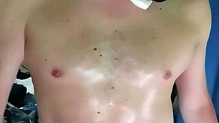 whoa super sensual curvy bodybuilder arnoldsylver dances erotic with small waist 🔥💦