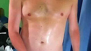 whoa super sensual curvy bodybuilder arnoldsylver dances erotic with small waist 🔥💦