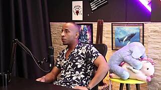 Naughty negra deepthroats negao's cock—will she measure up after his confession?