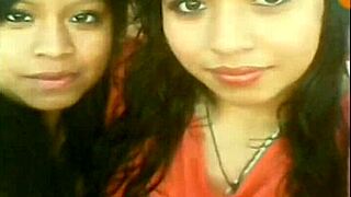 Peeking on amateurs feels so damn intense.