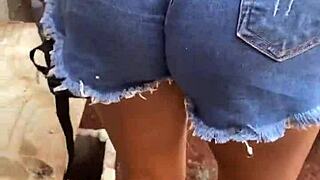 novinha fresh from school bends over for pedreiro cock outdoors 😏🍆