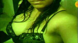 Peeking on amateurs feels so damn intense.