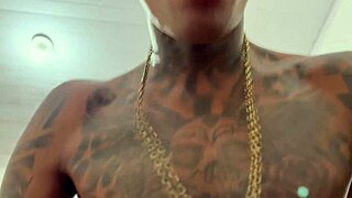 gostosa skips work for blowbang with horny guys right