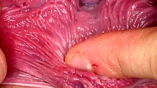 horny homemade slut gets fucked hard until squirting wet pussy