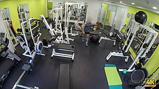 ich trainiere deine freundin richtig hart... willst du zusehen?