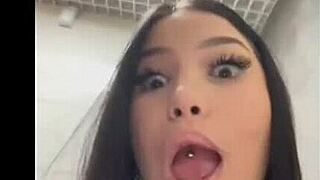 i can't stop touching my pussy outdoors