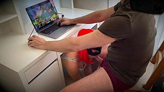 damn this ginger babe teased and sucked my cock while i gamed dota 😂🍆