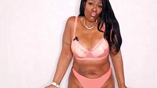 Bikini Ebony Goddess LENITA WASHINGTON's Big Ass Mama Sway!