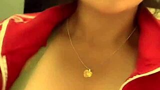 Peruvian TikToker shares fun daily vibes and dances