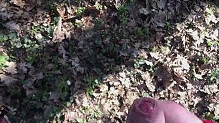 wanna watch me masturbate while you jerk off outdoors?