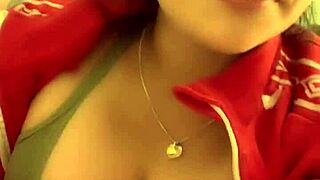 Peruvian TikToker shares fun daily vibes and dances