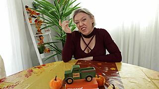 Step sis Breezy Bri teases tight pussy before Thanksgiving 😏 tight young fun!