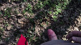 wanna watch me masturbate while you jerk off outdoors?