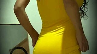 Real busty Colombian model caught on hidden cam outdoors damn 🔥🍑