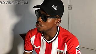 Chatting with top Nigerian model about her big ass curves 🍑✨