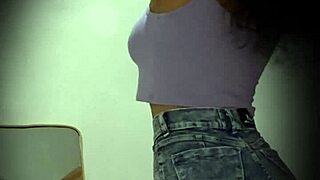 Real busty Colombian model caught on hidden cam outdoors damn 🔥🍑