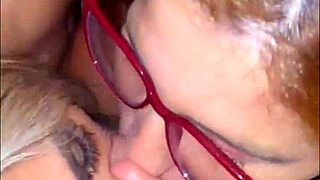 ruiva casada e blonde liberal aprontam em festa e swing house