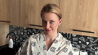 Stepfather fills young 18+ stepdaughter mouth with cum during family therapy