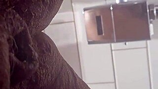 ebony granny pisses wet pussy at i-95 rest stop