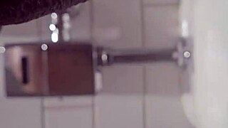 ebony granny pisses wet pussy at i-95 rest stop