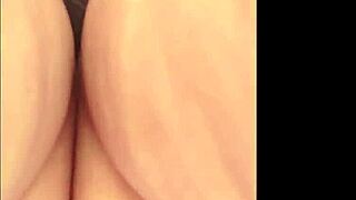 Street puta flashes upskirt tease