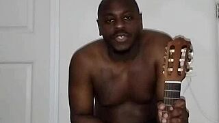 girl keeps singing and dancing freely online