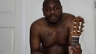 girl keeps singing and dancing freely online