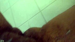 Quick Shower Body Rub in Steamy Bath