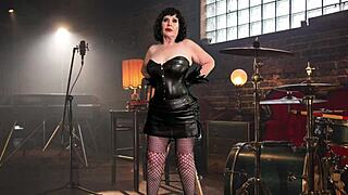 Granny Carmen's Fat Body Takes Double Dildo Penetration And Vibrator Orgasms Hardcore