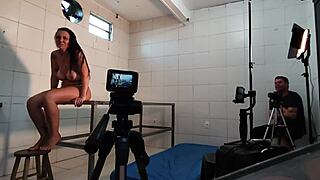 gravação escondida na enfermaria com milf de peitos enormes mamando