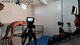 gravação escondida na enfermaria com milf de peitos enormes mamando