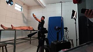 gravação escondida na enfermaria com milf de peitos enormes mamando