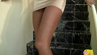 BEAUTIFUL KAYLA CARRERA RILEY REID LESBIAN TITS LICK FUN