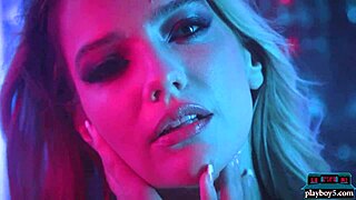 Watch petite big-ass blonde milf kenna james strip her small tits bare