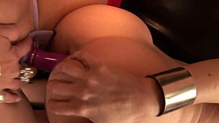 feeling so wild as anita blue and kelly leigh hide that purple strap-on dildo deep