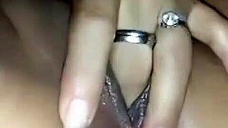 damn this mature honduras puta looks so fuckable srsly