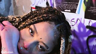 im completely obsessed with tasting your sweaty toes wanna lick?