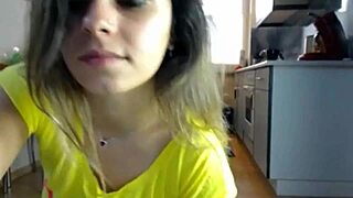 Sexydea Teen Flashes Tits Masturbates Live Webcam